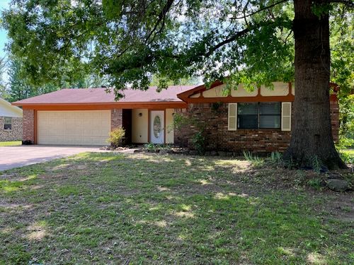 2106 E 15th St, Russellville, AR, 72802-2644 | Card Image