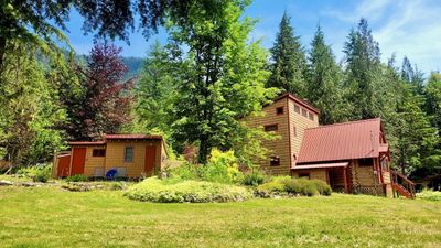 8780 Martens Rd, House other with 2 bedrooms, 1 bathrooms and null parking in Slocan BC | Image 1