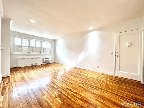 n2-11 Bedford Ave, Norwalk, CT, 06850-3843 | Card Image