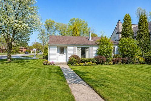 951 Hemlock St, Deerfield, IL, 60015-2844 | Card Image