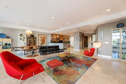 201-2211 E Camelback Rd, Phoenix, AZ, 85016-9033 | Card Image