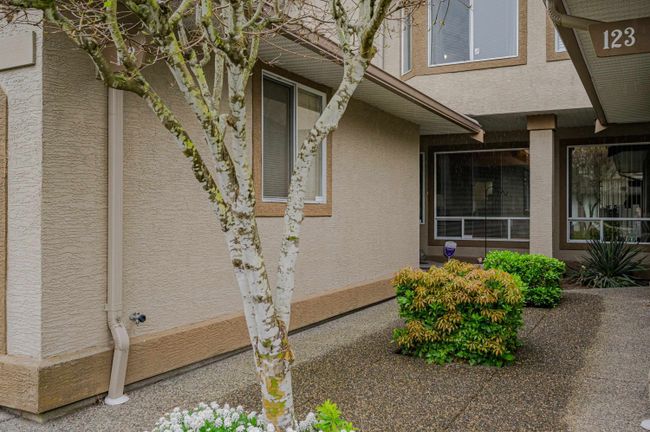 122 - 15988 83 Avenue, Townhouse with 3 bedrooms, 2 bathrooms and 2 parking in Surrey BC | Image 3