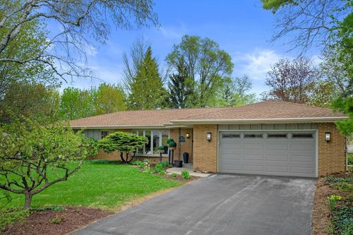 6660 N Braeburn Lane, Glendale, WI, 53209 | Card Image