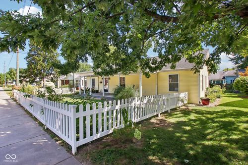 409 N Merrill St, Fortville, IN, 46040-1033 | Card Image