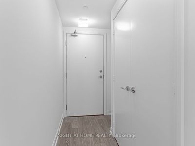 2715 - 181 Dundas St E, Condo with 1 bedrooms, 1 bathrooms and null parking in Toronto ON | Image 2