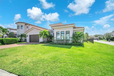 5605 E Brookfield Cir, House other with 4 bedrooms, 3 bathrooms and null parking in Hollywood FL | Image 2