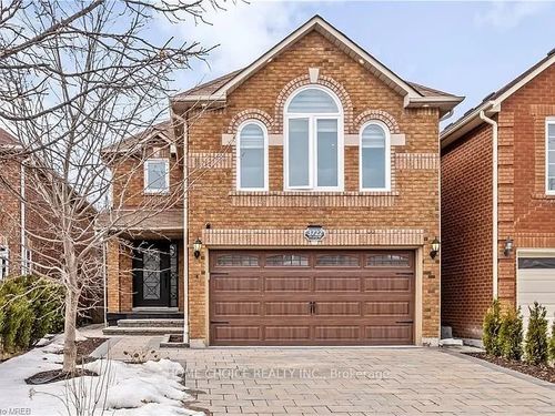 3722 Densbury Dr, Mississauga, ON, L5N6Z1 | Card Image