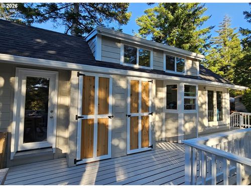 39 Easy St, Florence, OR, 97439-8763 | Card Image