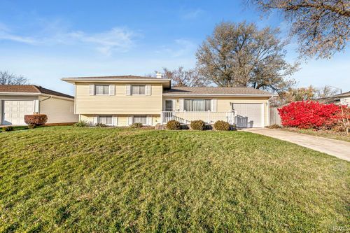 816 E 8th St, Mishawaka, IN, 46544-2318 | Card Image