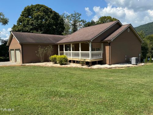 207 Deep Springs Rd, Dryden, VA, 24243-8224 | Card Image