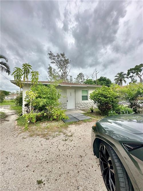 5635 5th Ave, FORT MYERS, FL, 33907-2911 | Card Image