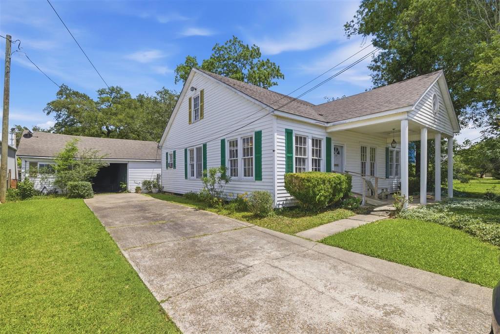 Residential in Jennings