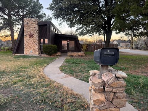 2066 Vine St, Abilene, TX, 79602-5737 | Card Image