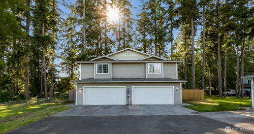 18010 31st Ave Ne, Arlington, WA, 98223-8704 | Card Image