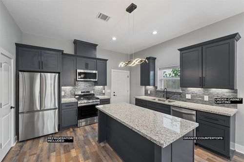 7704 Sealey St, Houston, TX, 77088-7152 | Card Image