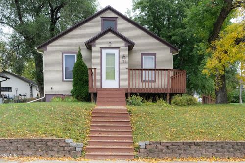 721 4th Avenue Se, Jamestown, ND, 58401 | Card Image