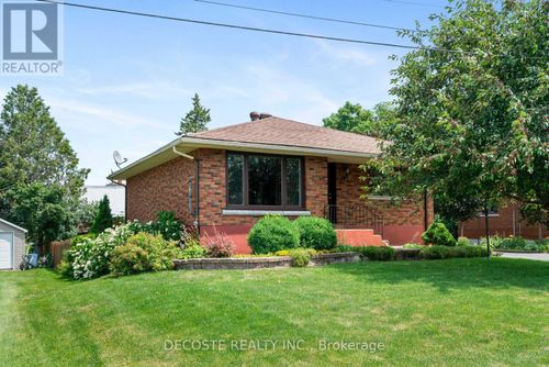 205 Dominion St N, North Glengarry, ON, K0C1A0 | Card Image