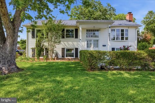 9933 Loudoun Ave, MANASSAS, VA, 20109-3233 | Card Image