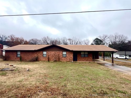 801 S Webb Ln, Poteau, OK, 74953-5309 | Card Image