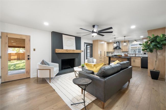 6746 Braeburn Dr, House other with 3 bedrooms, 2 bathrooms and null parking in Dallas TX | Image 12