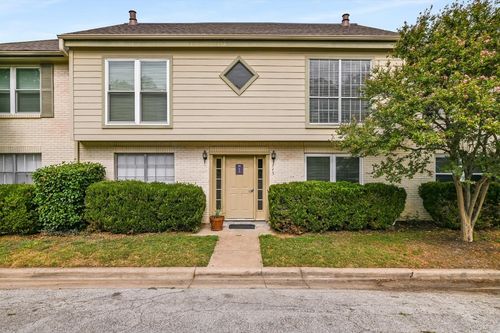 apt-201-745 E Oltorf St, Austin, TX, 78704-5666 | Card Image