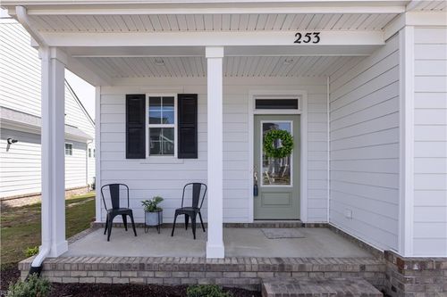 253 Mccormick Dr, Suffolk, VA, 23434-9351 | Card Image