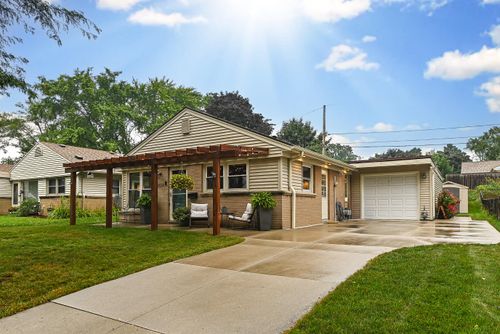 2834 S 57th St, MILWAUKEE, WI, 53219-3145 | Card Image