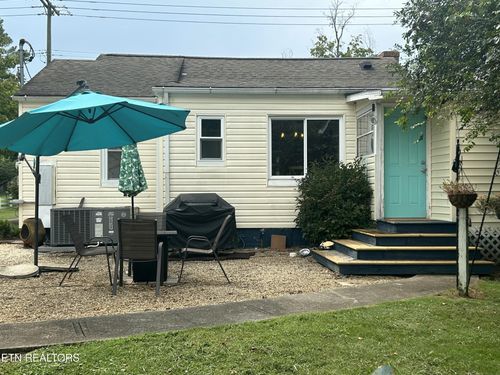 946 E Moody Ave, Knoxville, TN, 37920-3219 | Card Image