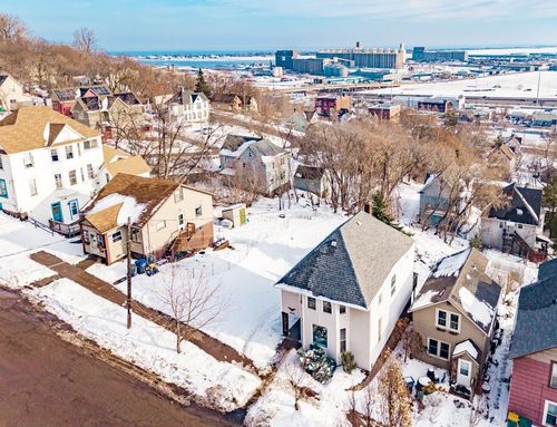 1812 W 3rd St, Duluth, MN, 55806-2107 | Card Image