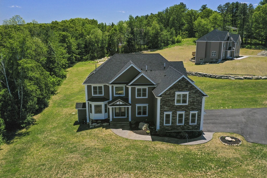 Falcon Dr, Shrewsbury, MA 01545