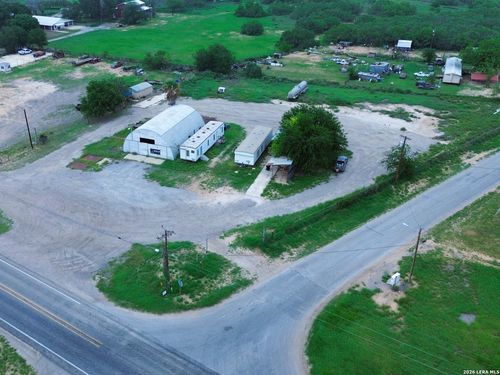 2098 E Fm 140, Pearsall, TX, 78061-5646 | Card Image