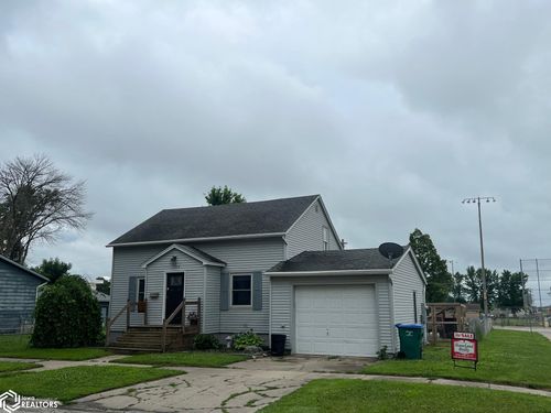 1544 Division St, Webster City, IA, 50595-1815 | Card Image