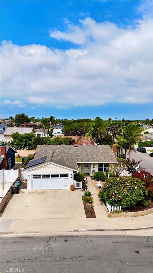 20801 Crestview Ln, Huntington Beach, CA, 92646-5951 | Card Image