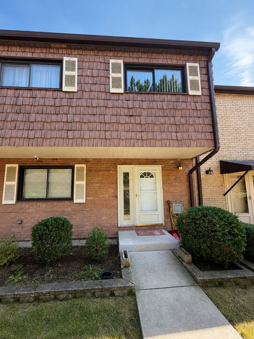 495-495 Crow Ln, Wheeling, IL, 60090-5120 | Card Image
