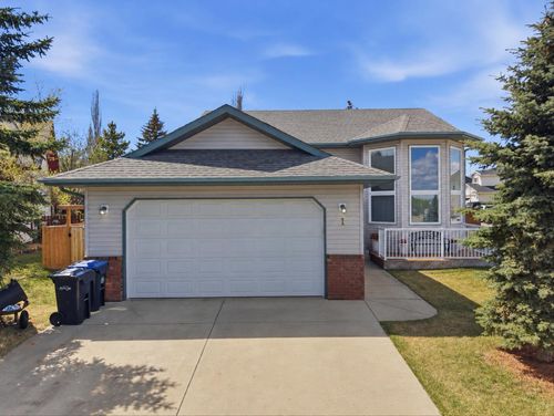 1 Pell Close, Sylvan Lake, AB, T4S1W8 | Card Image