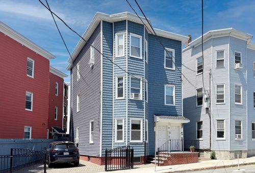 63 Webster Ave, Somerville, MA, 02143-4175 | Card Image