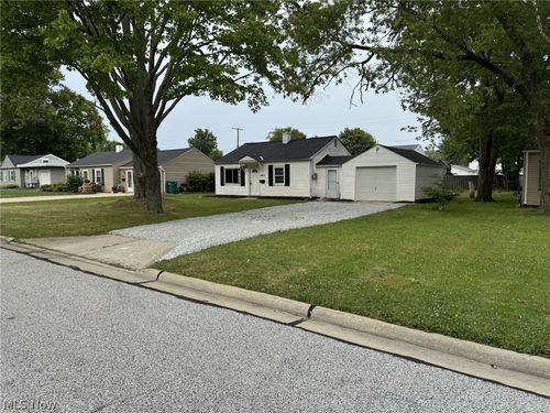 5003 Wake Robin Rd, Mentor, OH, 44060-1334 | Card Image