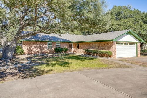 313 De La Cruz St, Weatherford, TX, 76085-2747 | Card Image
