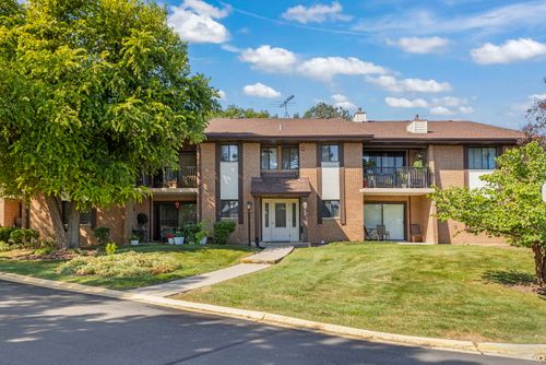 apt-1302-8202 Piers Dr, Woodridge, IL, 60517-4357 | Card Image