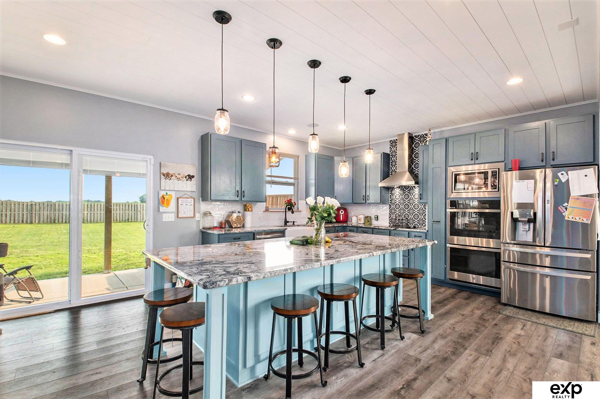 Whitewater Dr, Papillion, NE 68046