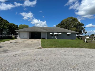 3611 Se 19th Terr, House other with 3 bedrooms, 2 bathrooms and null parking in OKEECHOBEE FL | Image 1