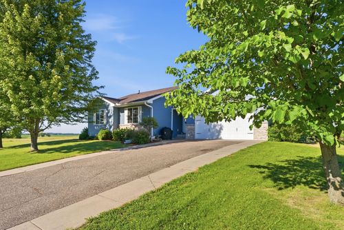 121 Shire Rd N, Watkins, MN, 55389-1246 | Card Image