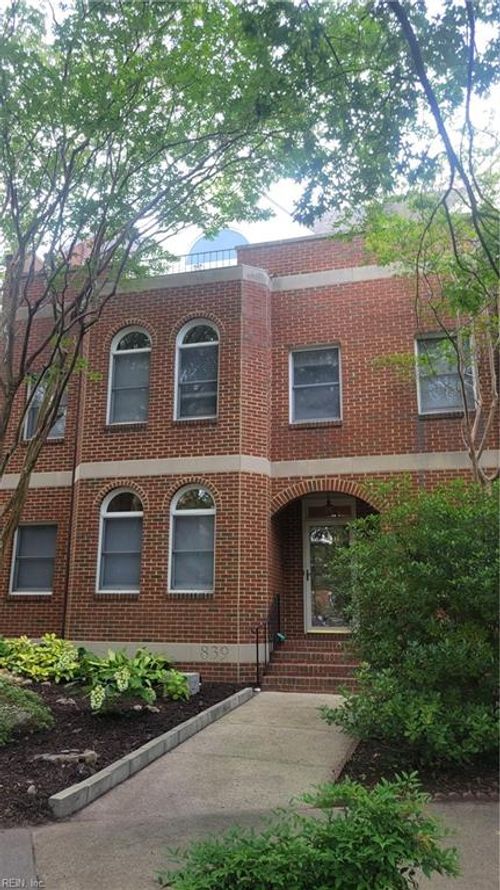 839 Botetourt Gdns, Norfolk, VA, 23507-1814 | Card Image