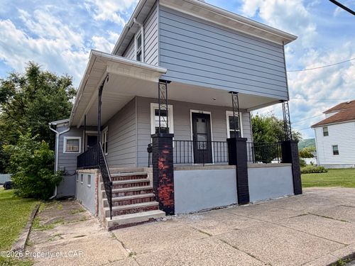 216 Vine St, Old Forge, PA, 18518-1746 | Card Image