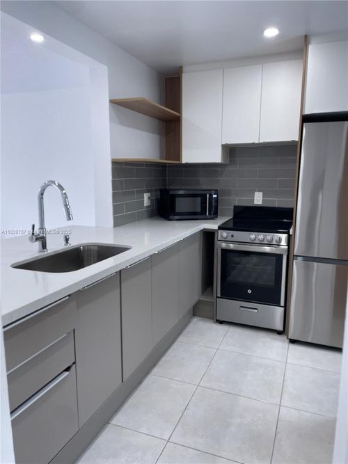 apt-403-1445 Atlantic Shores Blvd, Hallandale Beach, FL, 33009-3750 | Card Image