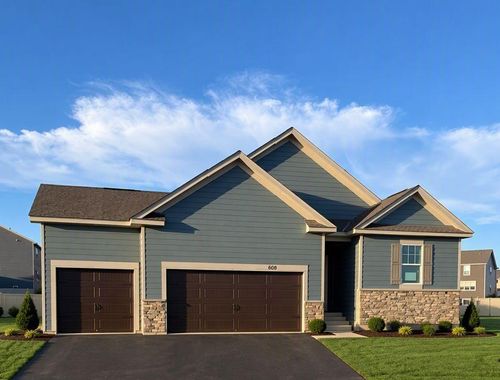 1712 Oak Creek Dr, Chaska, MN, 55318-7460 | Card Image