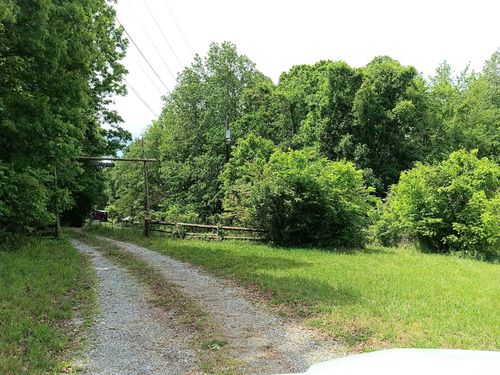1366 Bandy Rd, Ashland City, TN, 37015 | Card Image