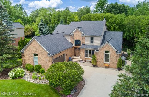 3790 Deer Springs Dr, Rochester, MI, 48306-4732 | Card Image