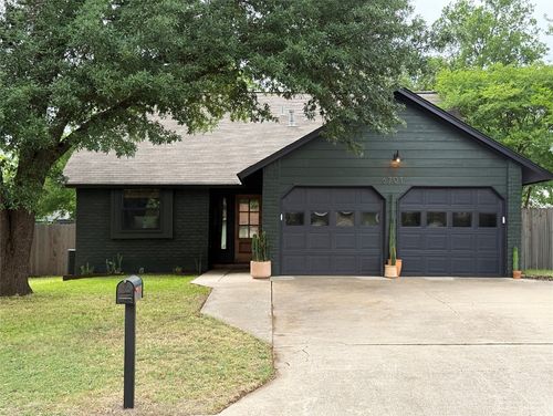 6701 Clubway Ln, Austin, TX, 78745-3728 | Card Image