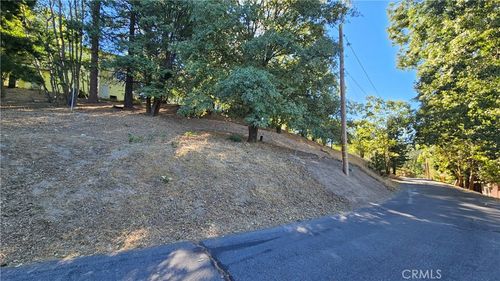 72 Park Dr, Running Springs, CA, 92382-7502 | Card Image